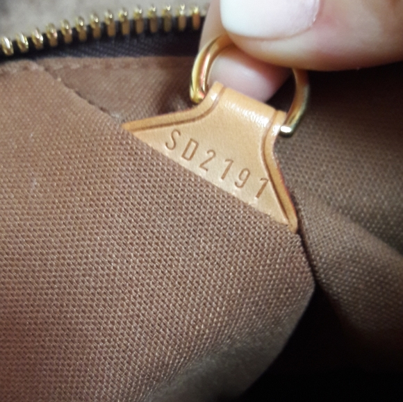 TRADED ⤠Sharing ⤠Louis Vuitton Tivoli GM - Picture 12 of 15